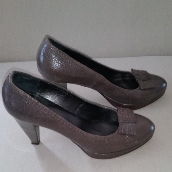 Laurel Italian leather bow heels/pumps - Picture 1 of 7
